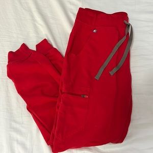 FIGS women’s Zamora jogger scrub pants in size medium, color red